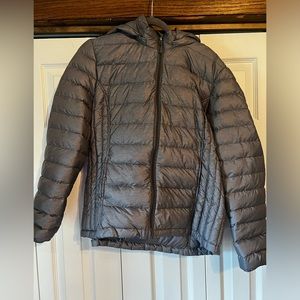 32 Degree packable puffer jacket! Gray color.
